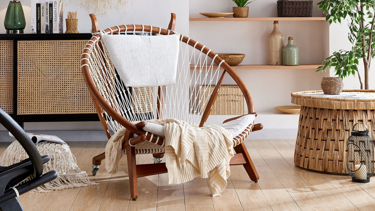 accent chairs