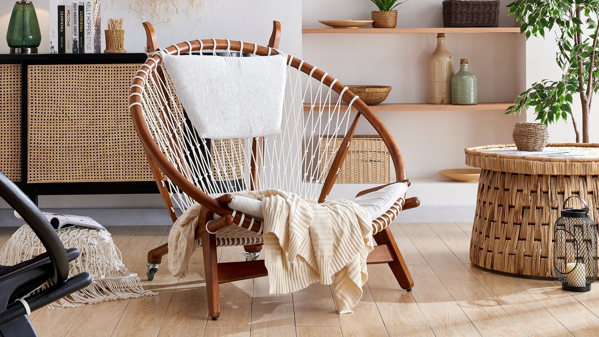 accent chairs