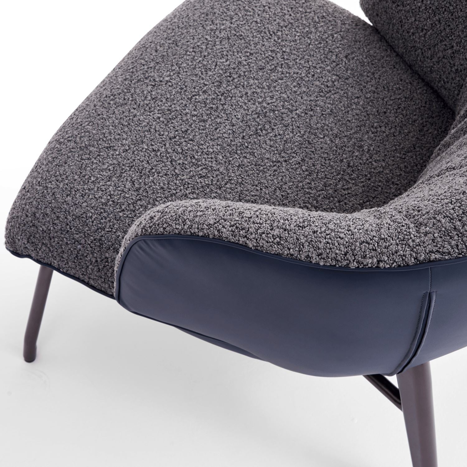 Oscura Accent Chair - Valyou