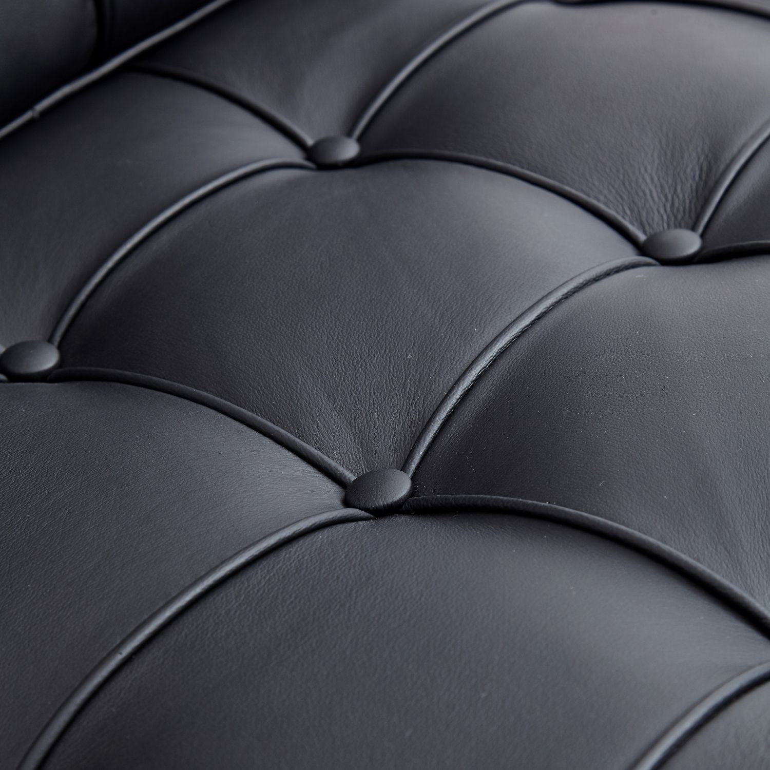 Edric Lounge Chair - Valyou