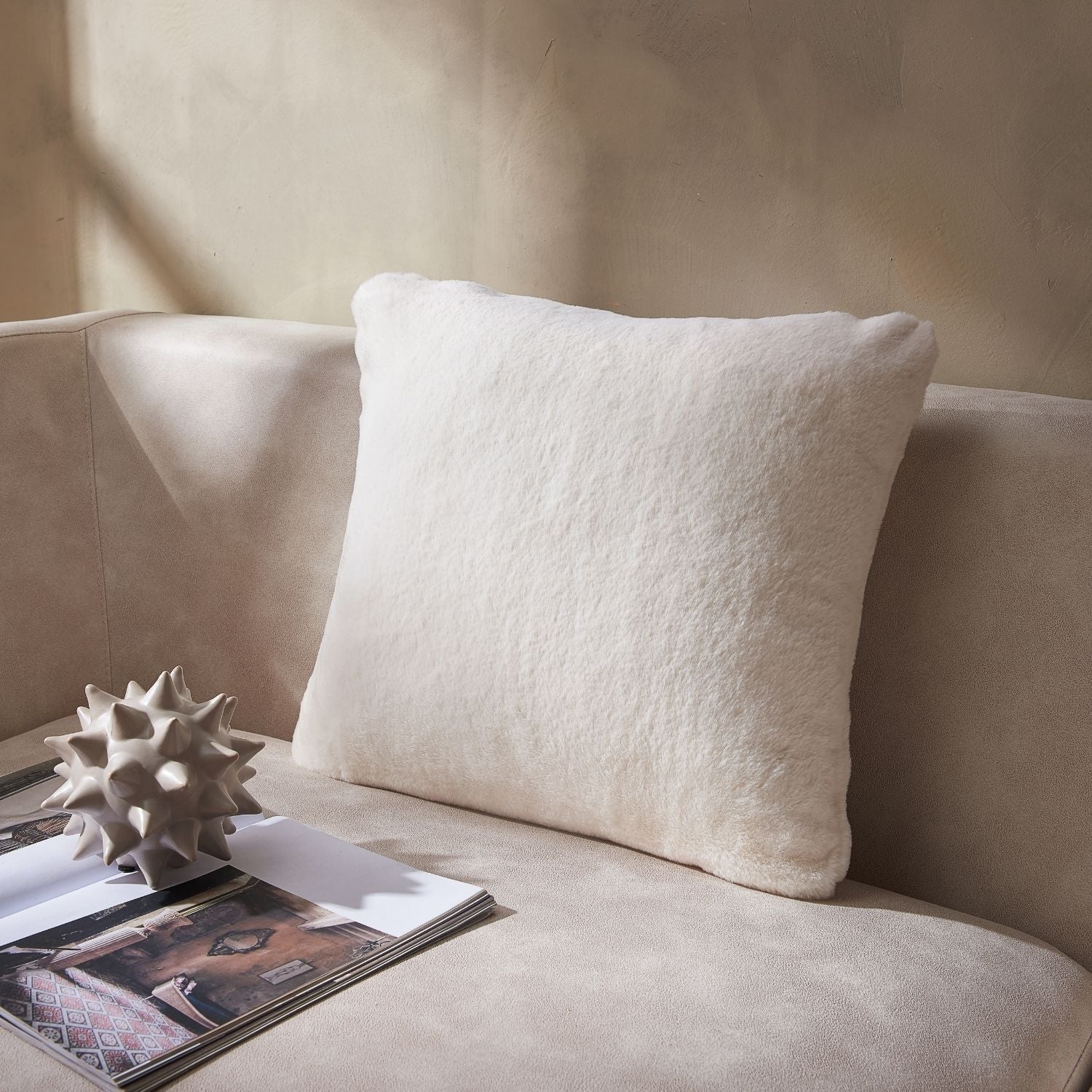 Cobalt Accessory Valyōu Furniture White