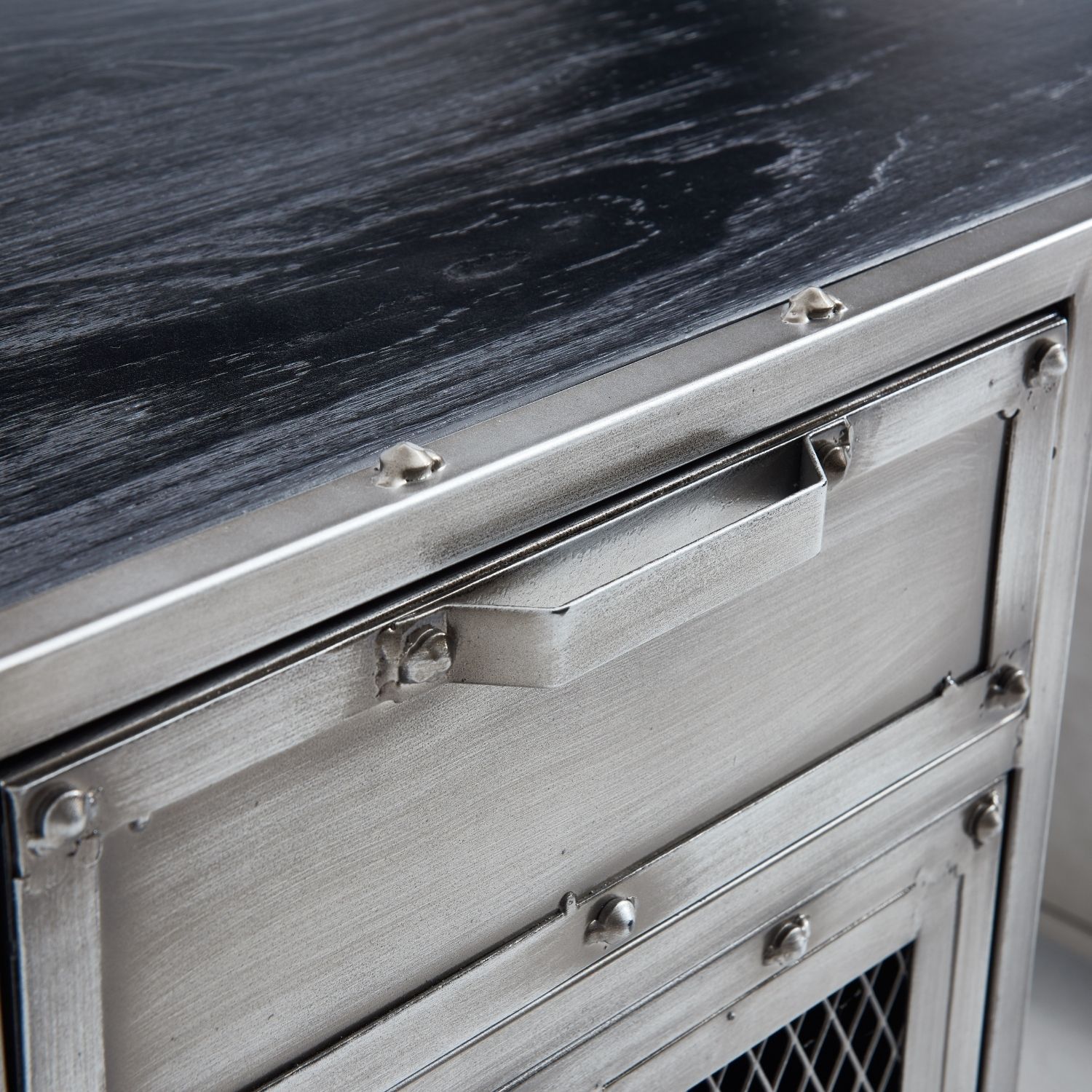 Bernz Desk Valyou Furniture