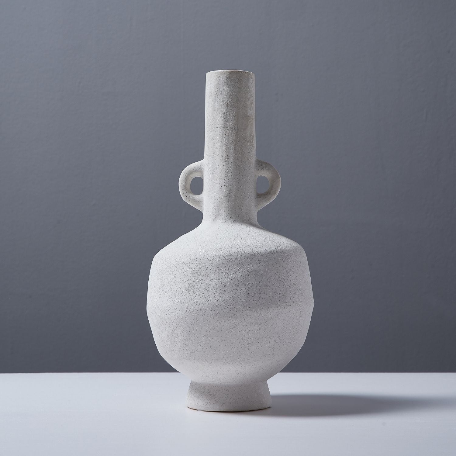 Kad Vase Accessory Valyōu Furniture