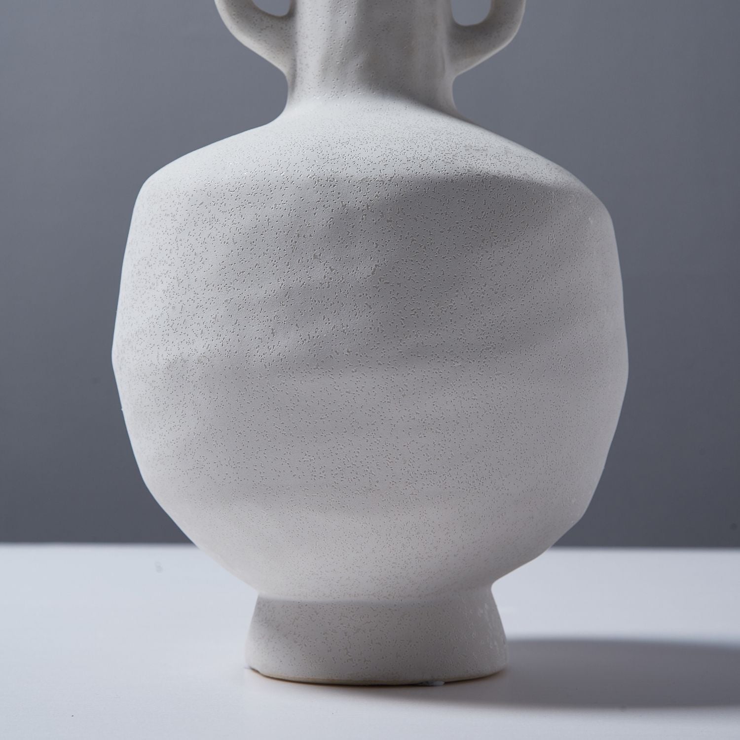 Kad Vase Accessory Valyōu Furniture