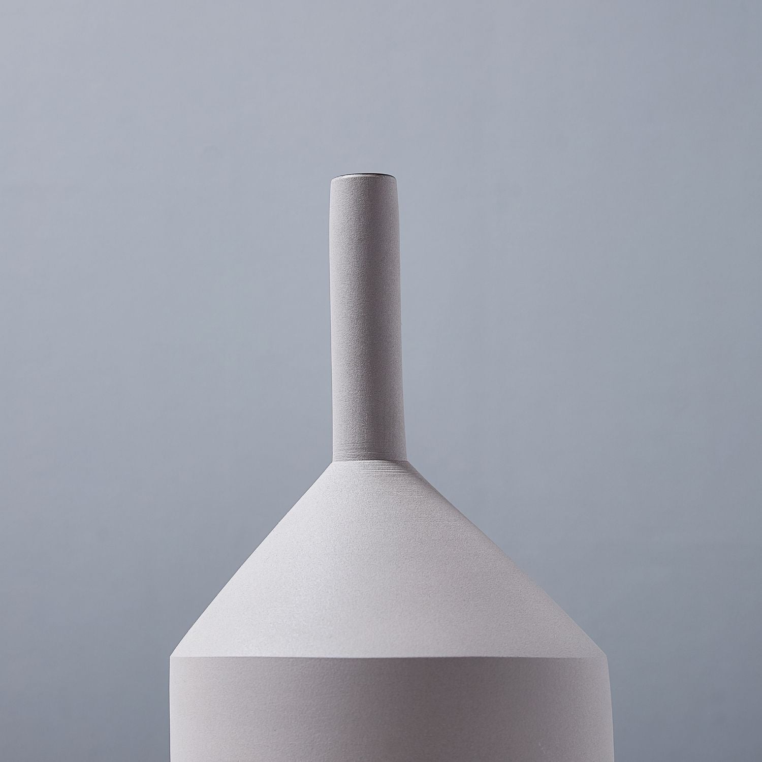 Lyra Vase Accessory Valyōu Furniture