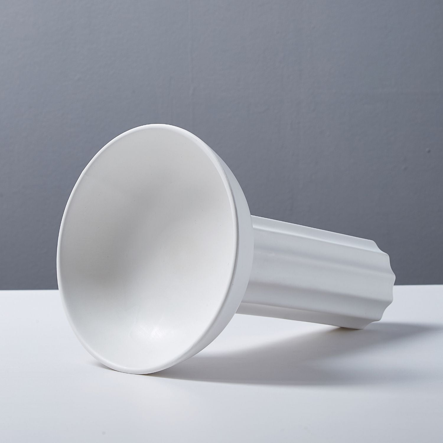 Nym Vase Accessory Valyōu Furniture