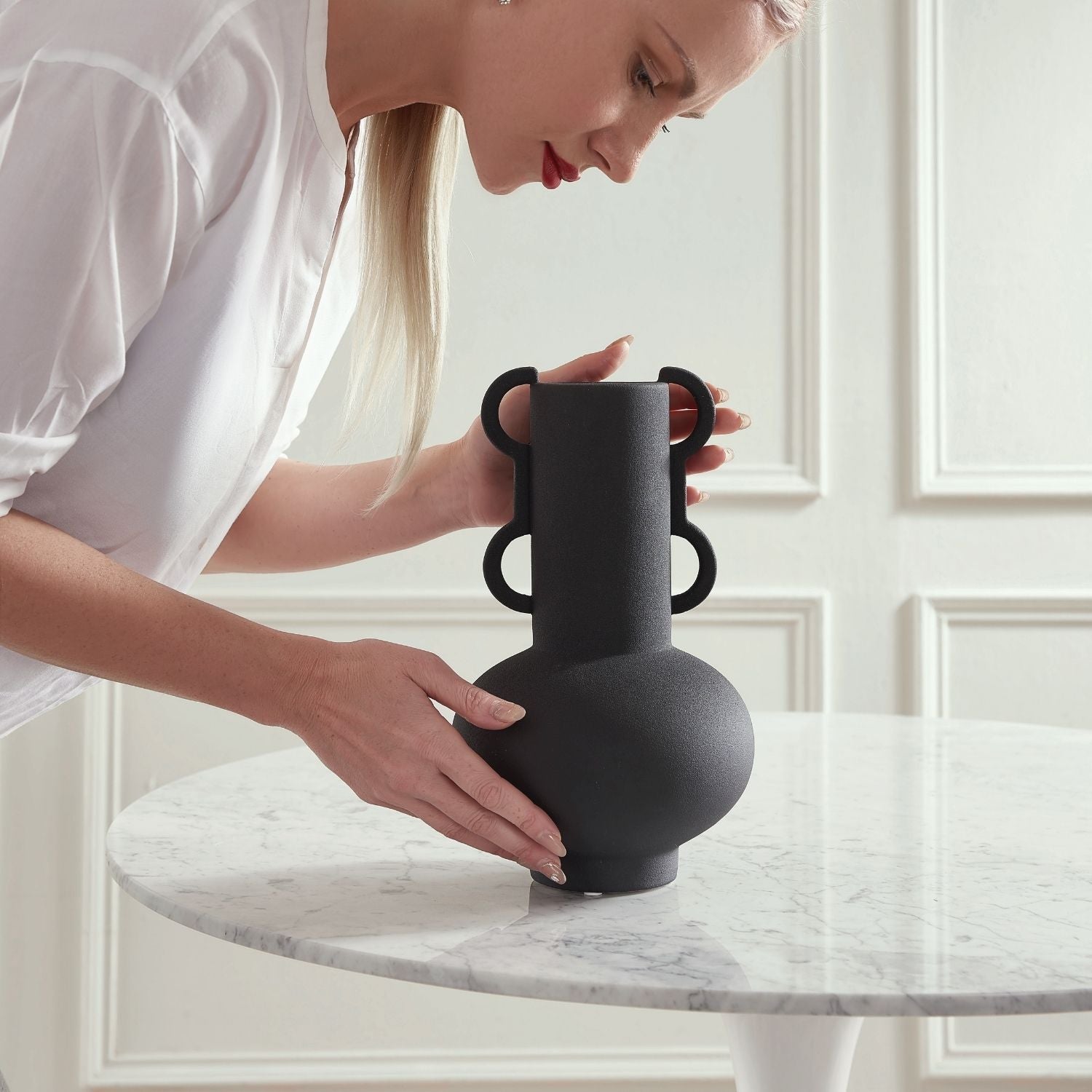 Kian Vase Accessory Valyōu Furniture