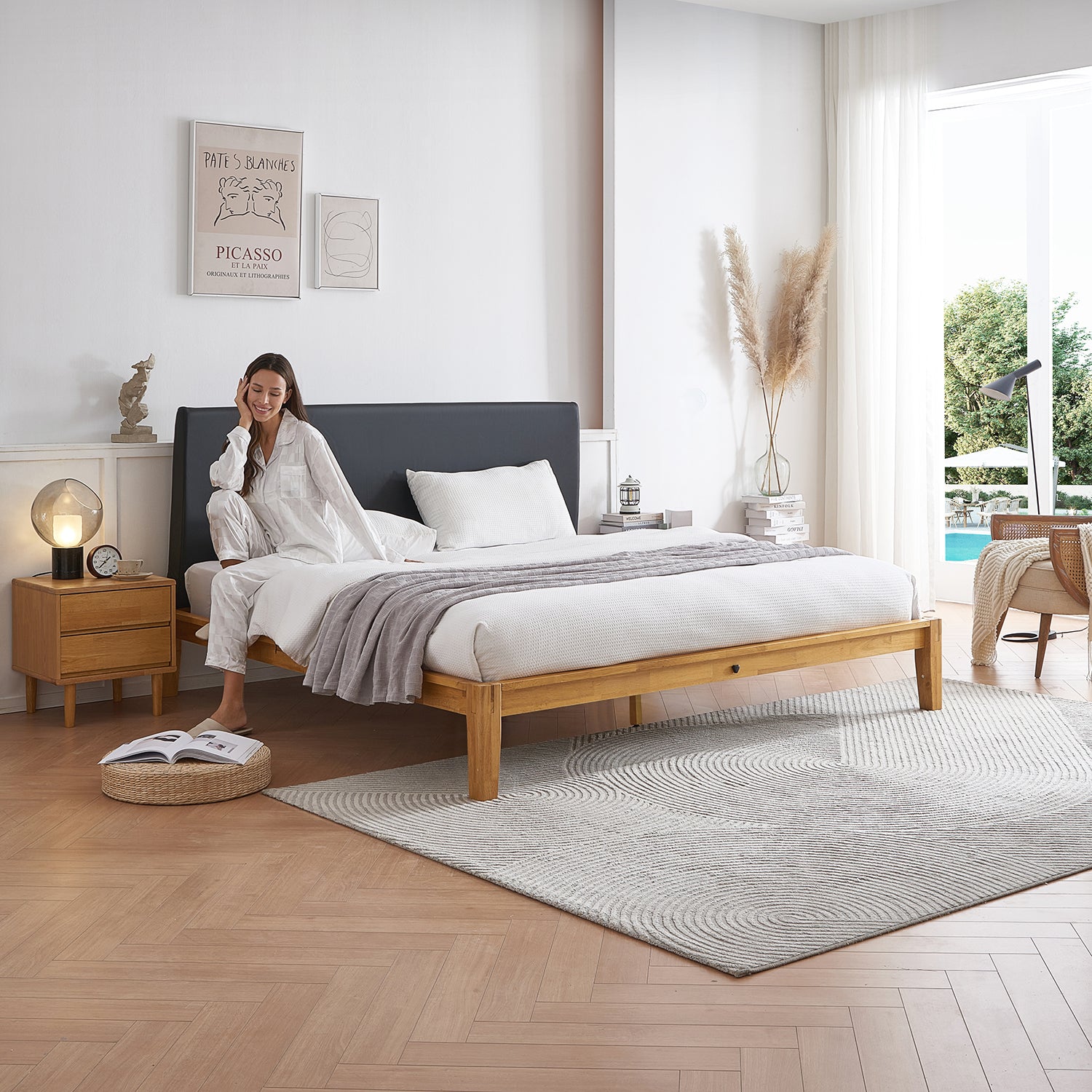 The Charm 2.0 Bed