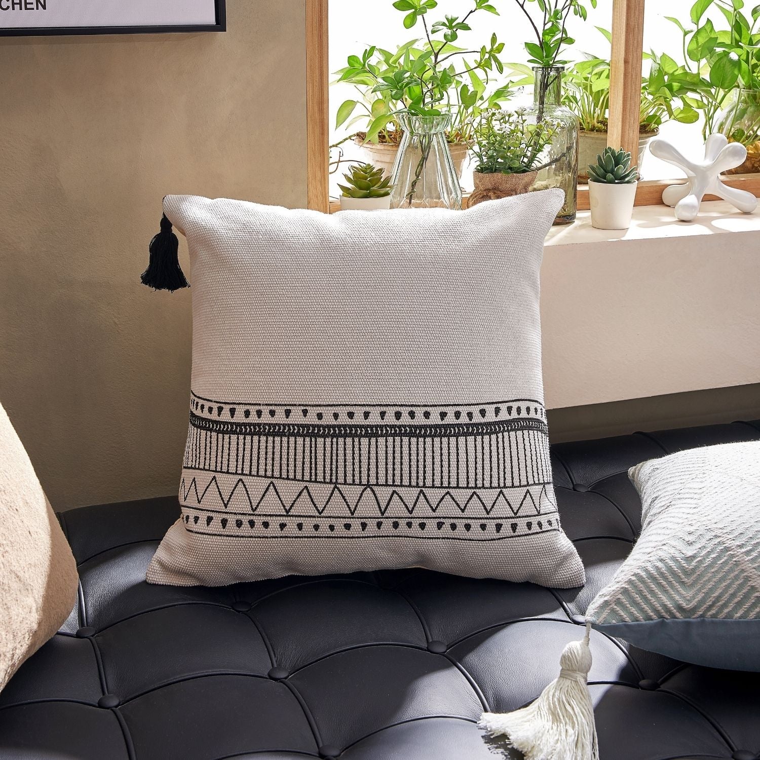 Trudy Accessory Valyōu Furniture