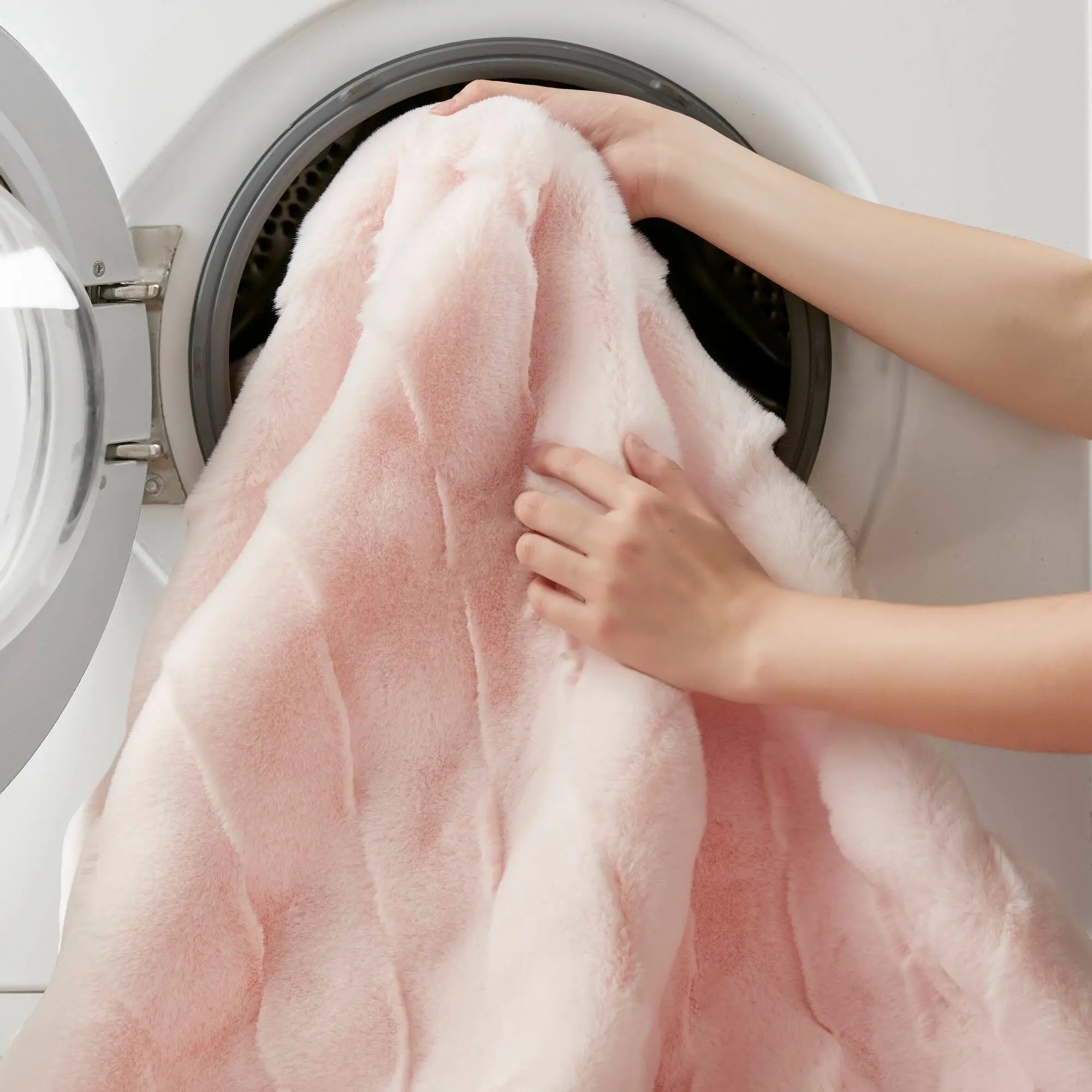 Vivienne Faux Fur Throw