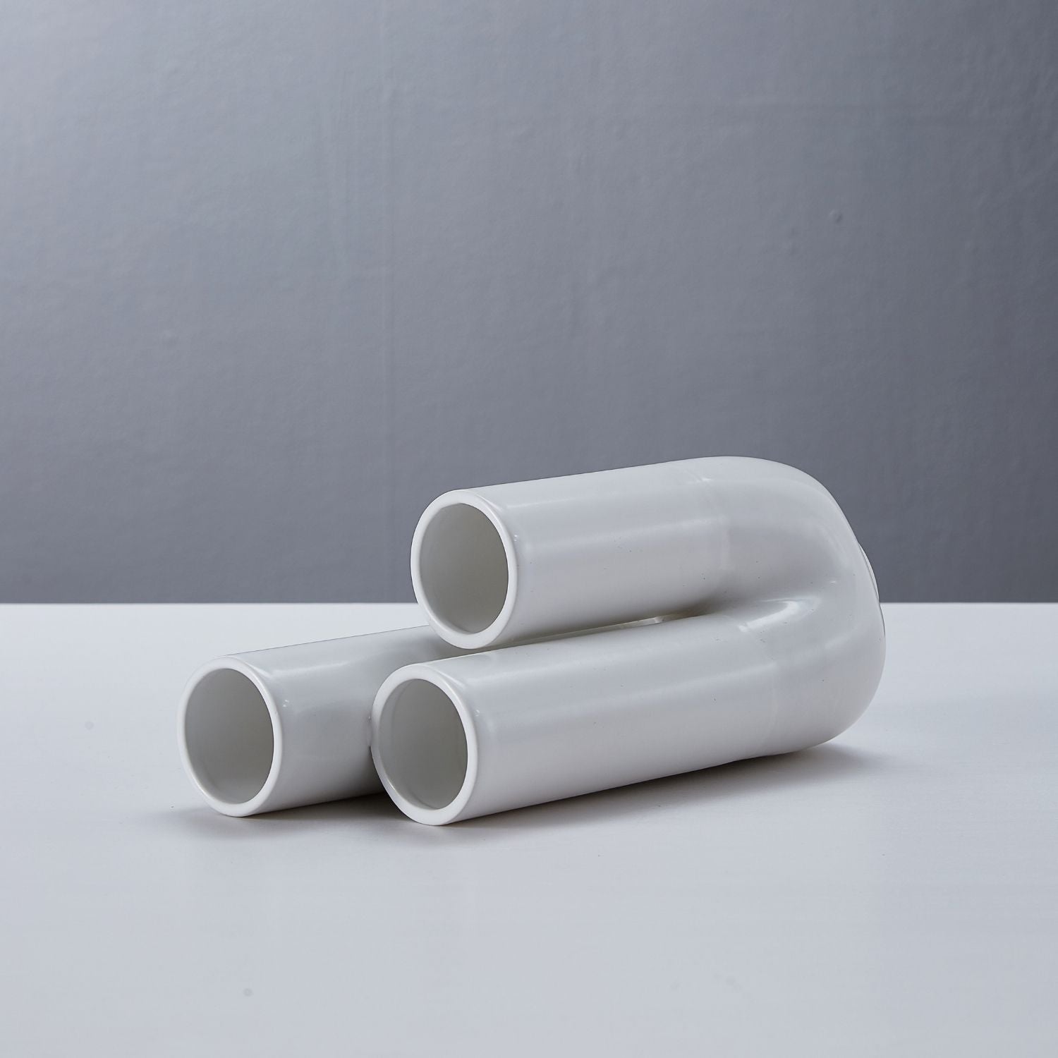 Zev Vase Accessory Valyōu Furniture