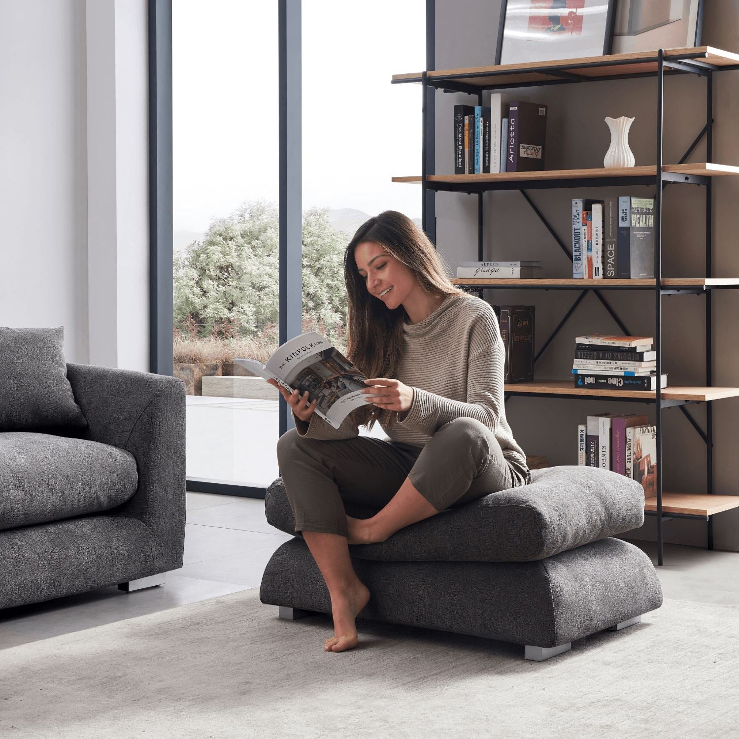 Feathers Ottoman - Valyou