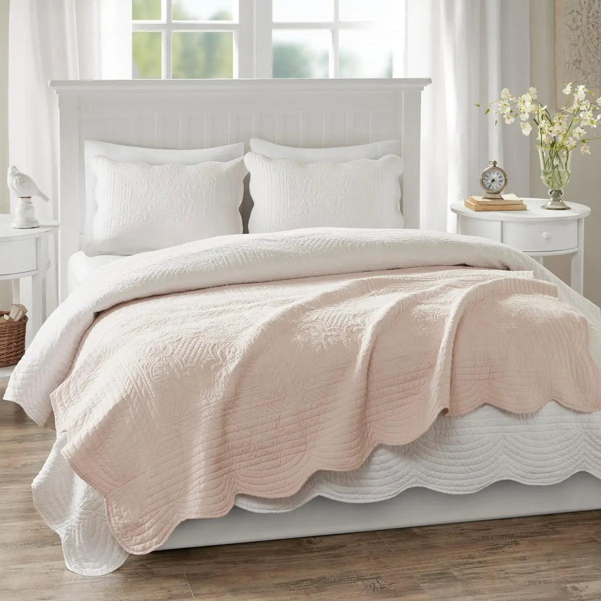 Oversized Quilted Throw with Scalloped Edges