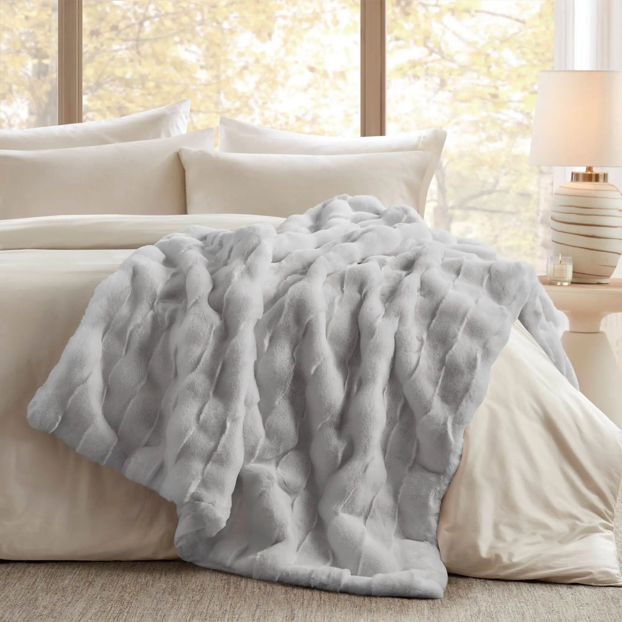 Vivienne Faux Fur Throw