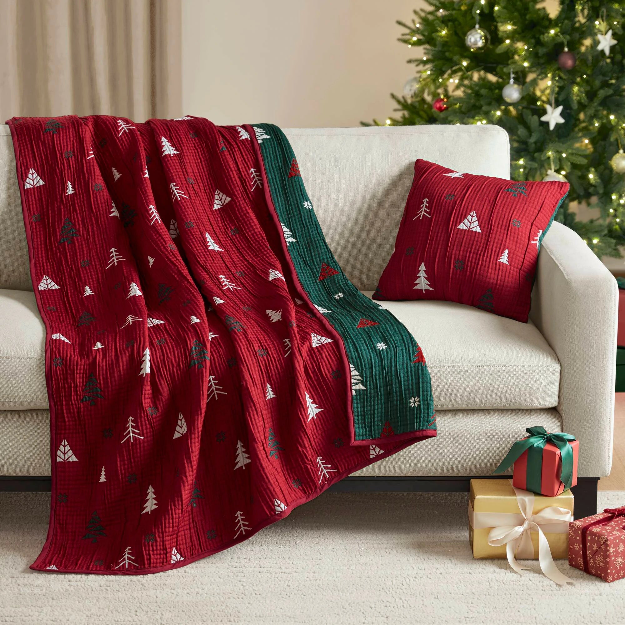 Winter Red Throw Set-Cozy & Soft Blanket for Christmas