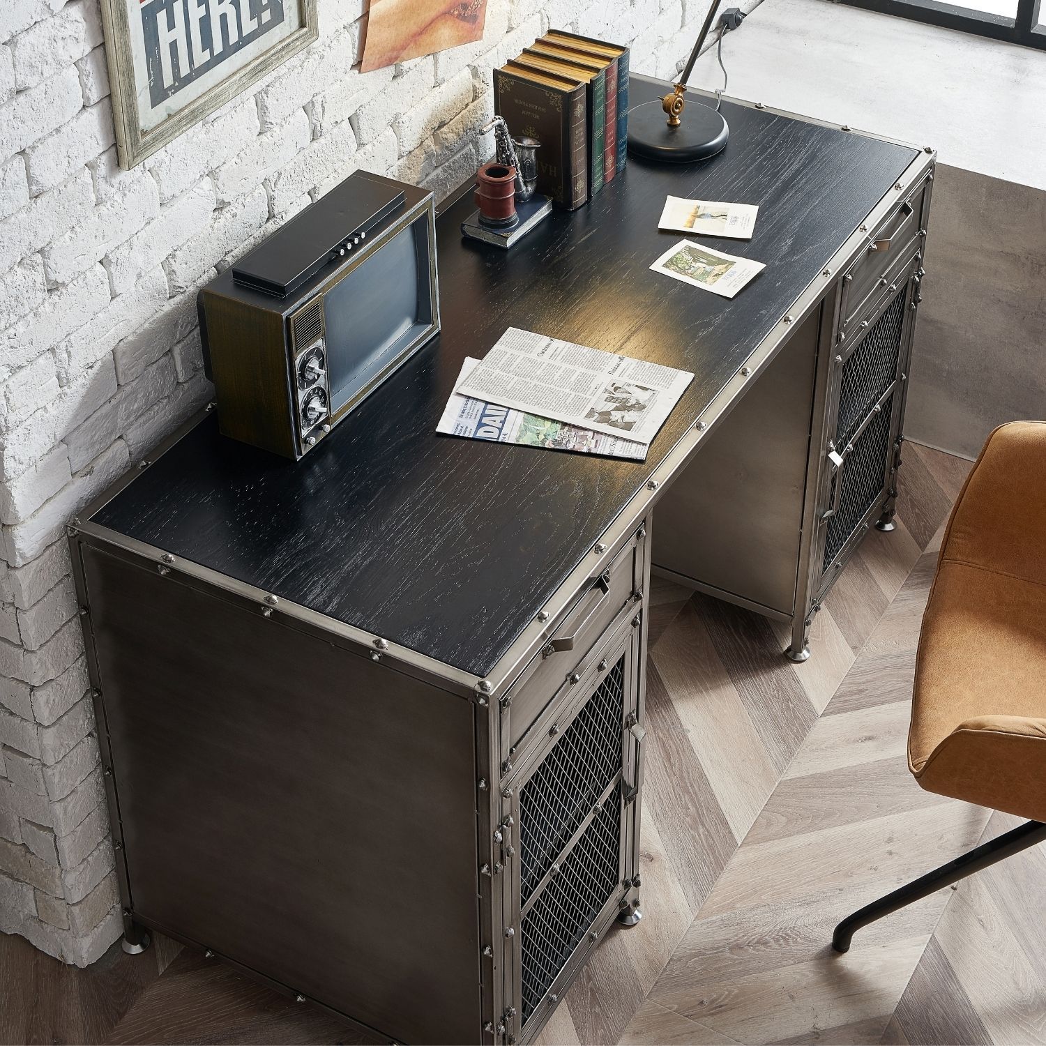 Bernz Desk Valyou Furniture 